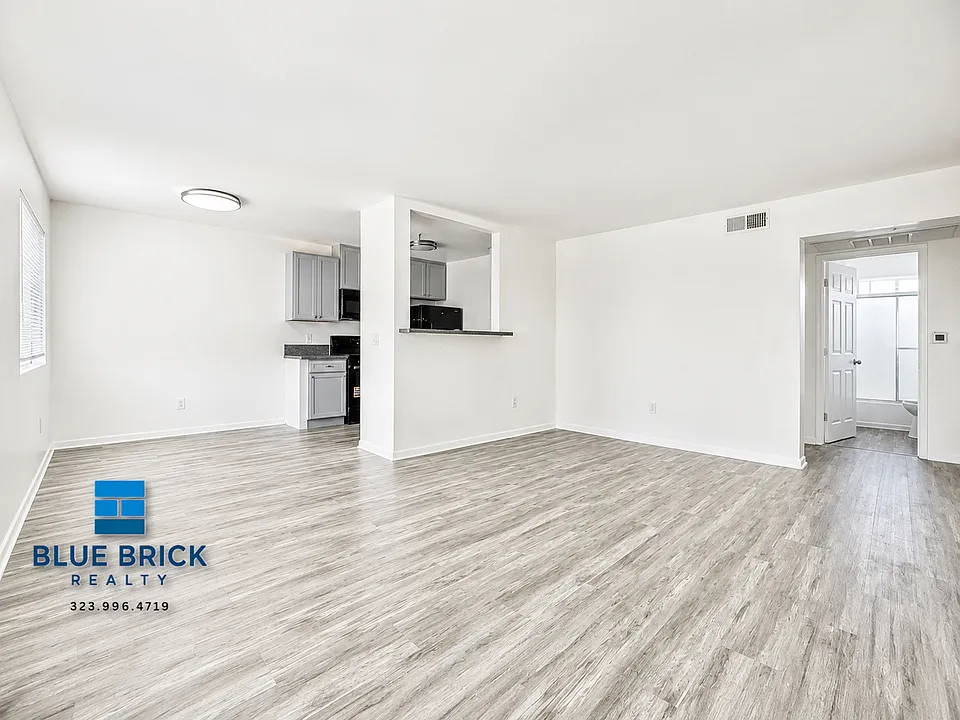 7308 Canby Ave #7