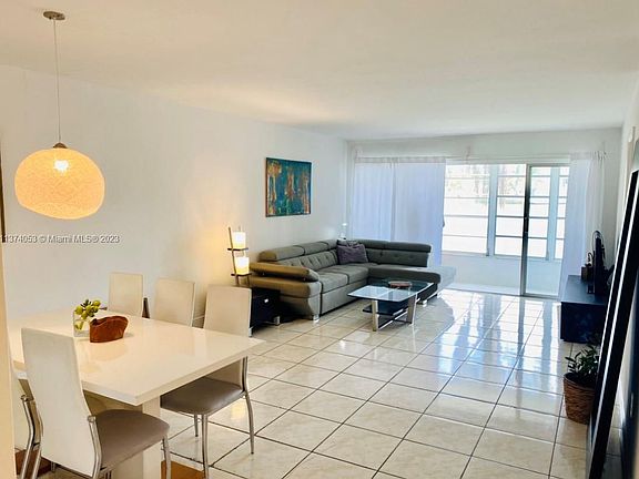 3rd image of 18901 NE 14th Ave APT 106