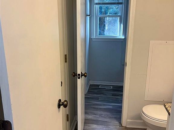 3rd image of 2109 Eaton Cir