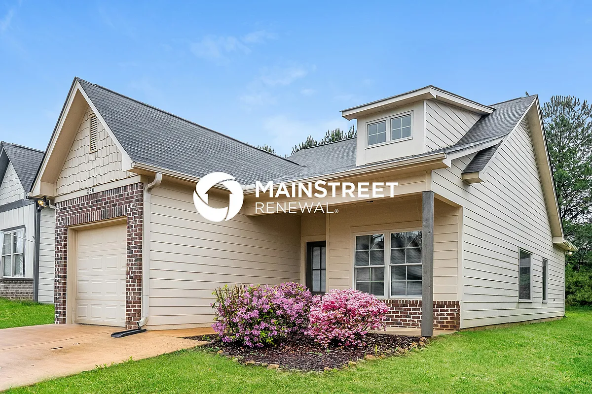 Front View - 830 Kent Dr