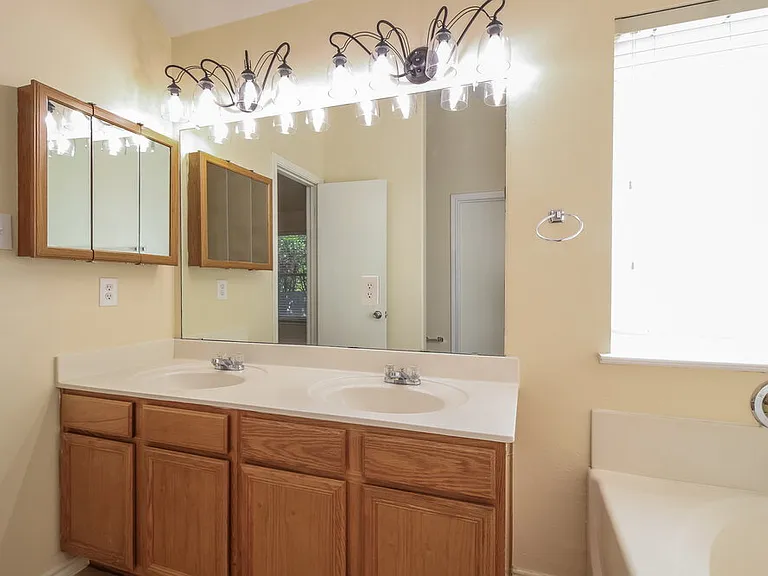 3400 Beatriz Dr — Photo 13