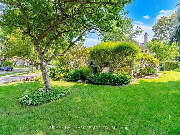 2nd image of 17 Wellesbourne Cres