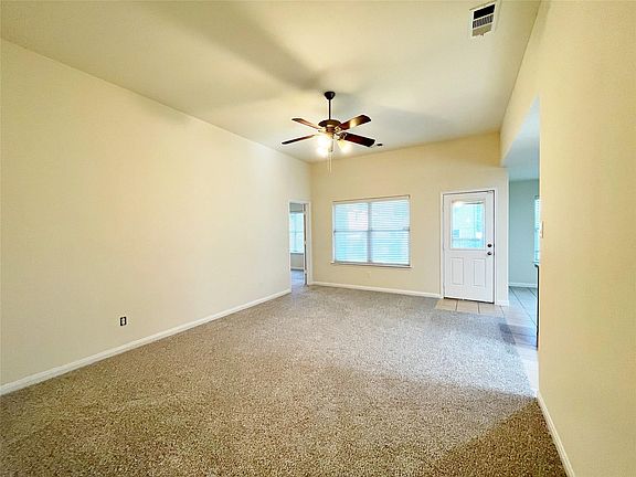 5th image of 705 Lazy Crest Dr