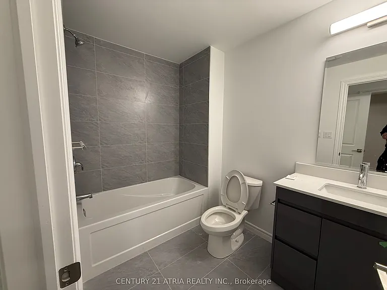 2 Slessor Blvd #11 — Photo 18