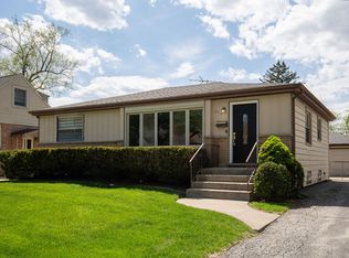 510 N Fairview Ave, Mount Prospect, IL 60056