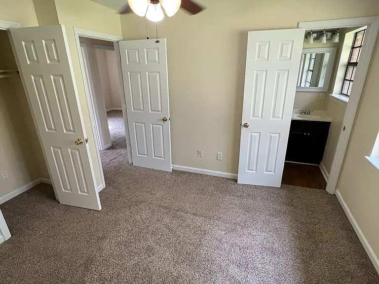 1097 Live Oak Dr — Photo 6