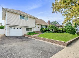 77 Concord Ave, Oceanside, NY 11572