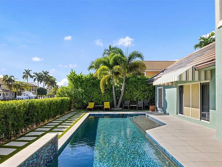 70 Bay Colony Ln — Photo 83