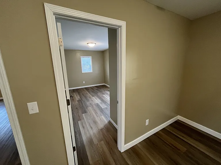 425 Paul Ave — Photo 32