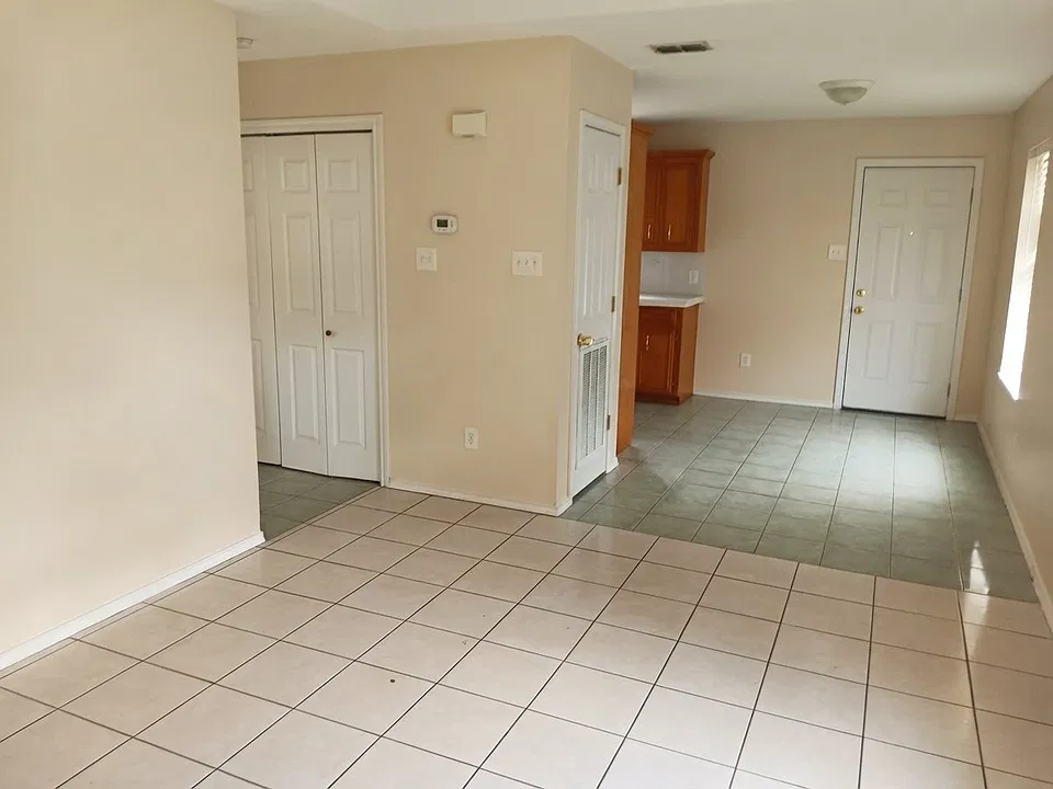 417 Date Palm St #2