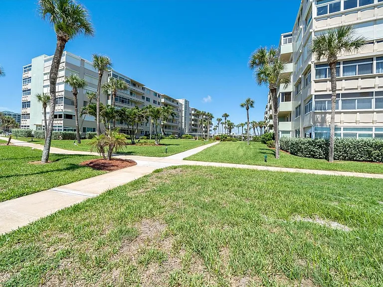 2020 N Atlantic Ave #306 — Photo 9