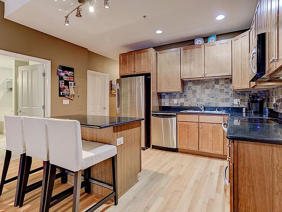 3rd image of 1950 N Logan St APT 614