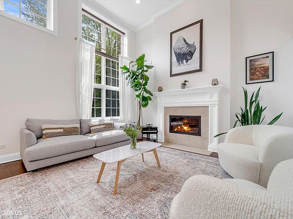 5th image of 1718 W Superior St APT 1W