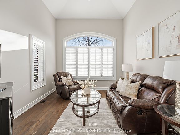 5th image of 11 Aventura Cres