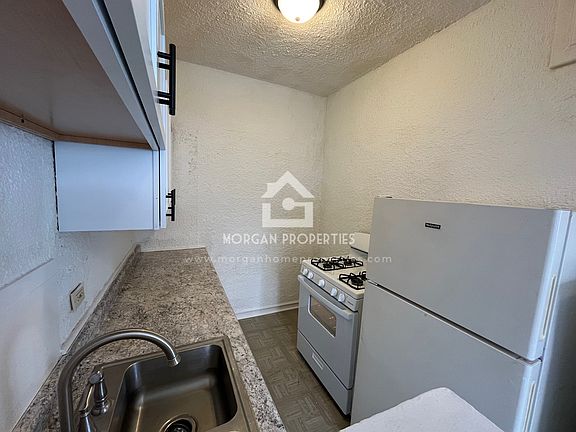 5th image of 1231 W Walnut St #111