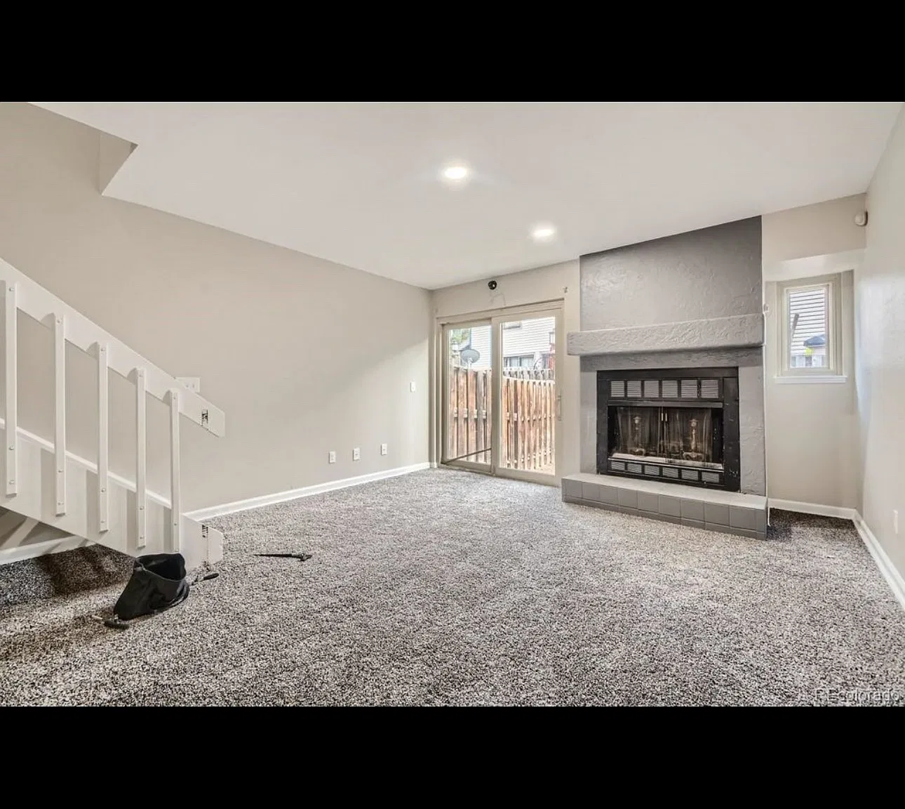 2 bed, 980 sqft, $2,300 — Photo 1