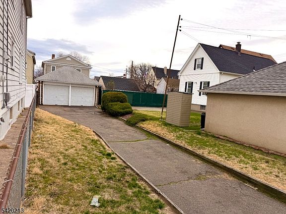 2nd image of 121 Halstead Ave