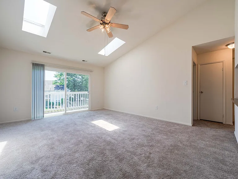 The Landings Apartment Homes — Photo 11