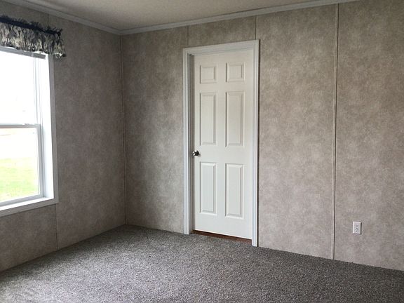 5th image of 130 Brookside Mnr #130