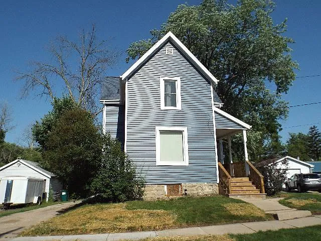 433 Houston Street photo 1