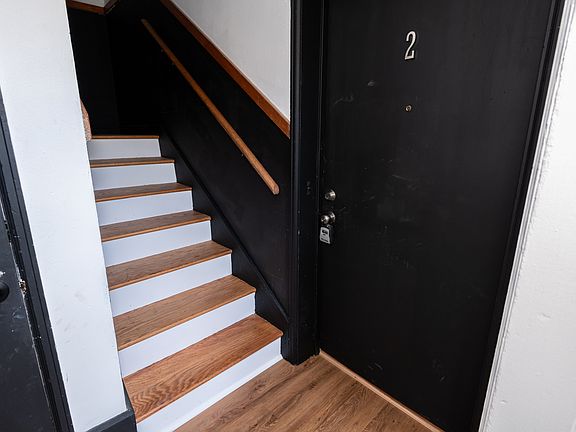 3rd image of 516 Lamont Dr APT 2