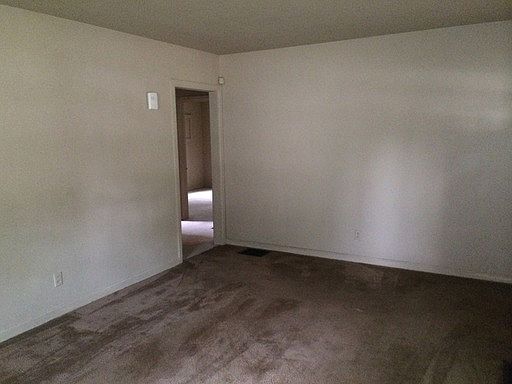 2nd image of 930 Baxter St