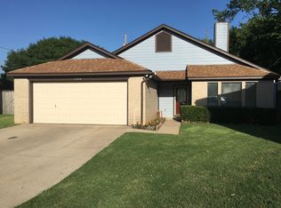 1104 Parkwood Pl, Irving, TX 75060