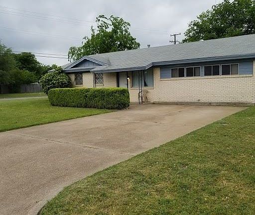 3rd image of 801 Bridle Ave