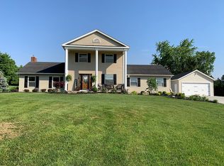 5 River Rd, Hinckley, OH 44233