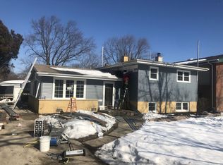 296 Springfield Ter, Des Plaines, IL 60018