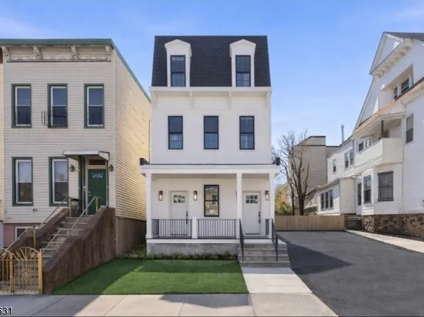 113 Oak St, Jersey City, NJ 07304