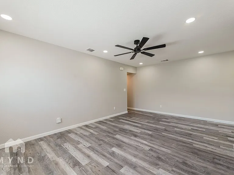 905 Carro Dr #4 — Photo 6