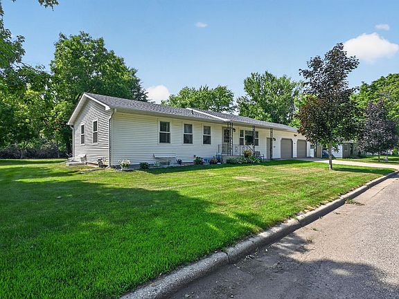 3rd image of 1424 Ash St