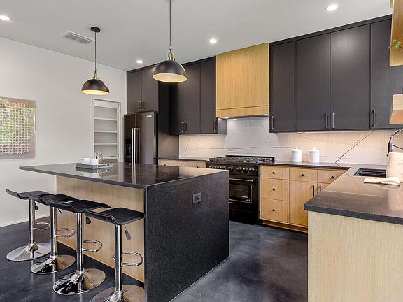 5th image of 4506 Clawson Rd #1