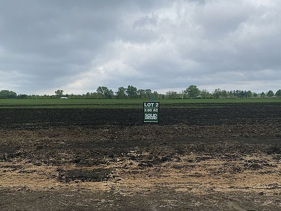 2nd image of 2 Acorn Ridge Dr