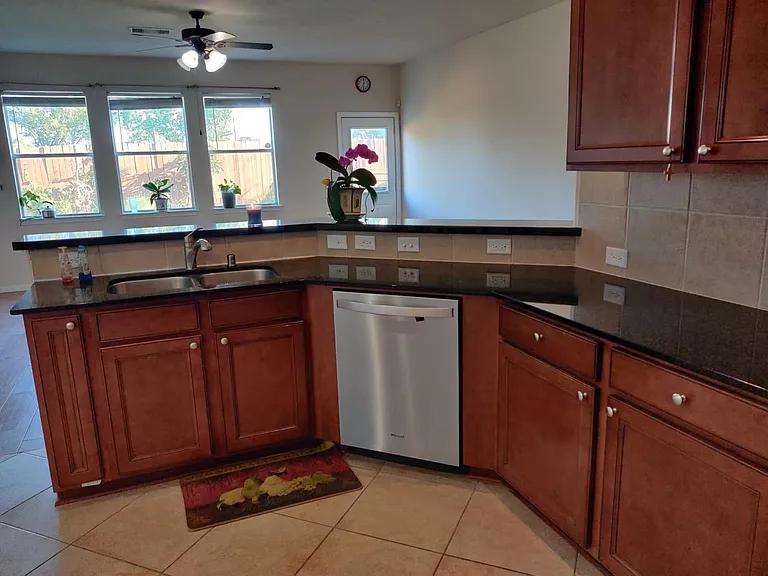 3922 Camden Fields Ln — Photo 10