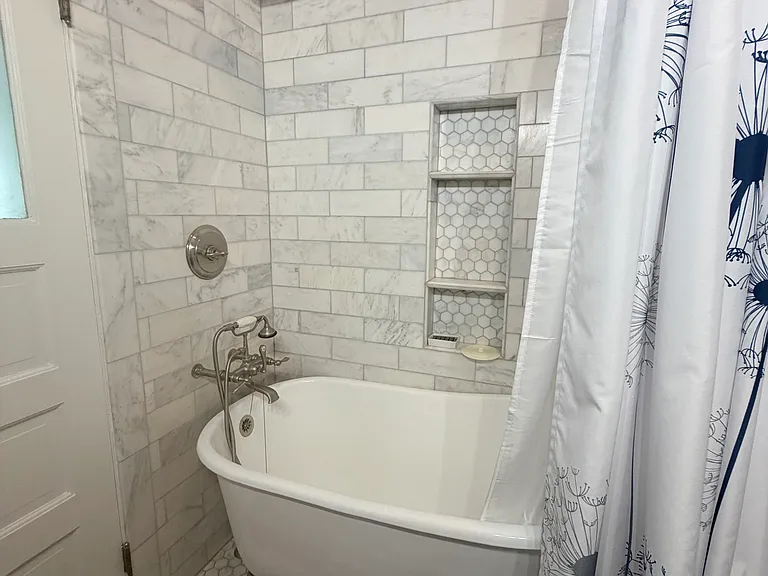 921 W Alameda St — Photo 6