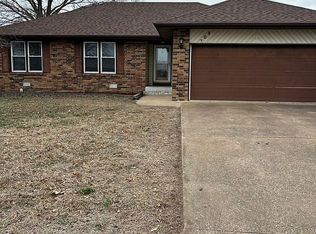 205 N McColm Ave, Bolivar, MO 65613