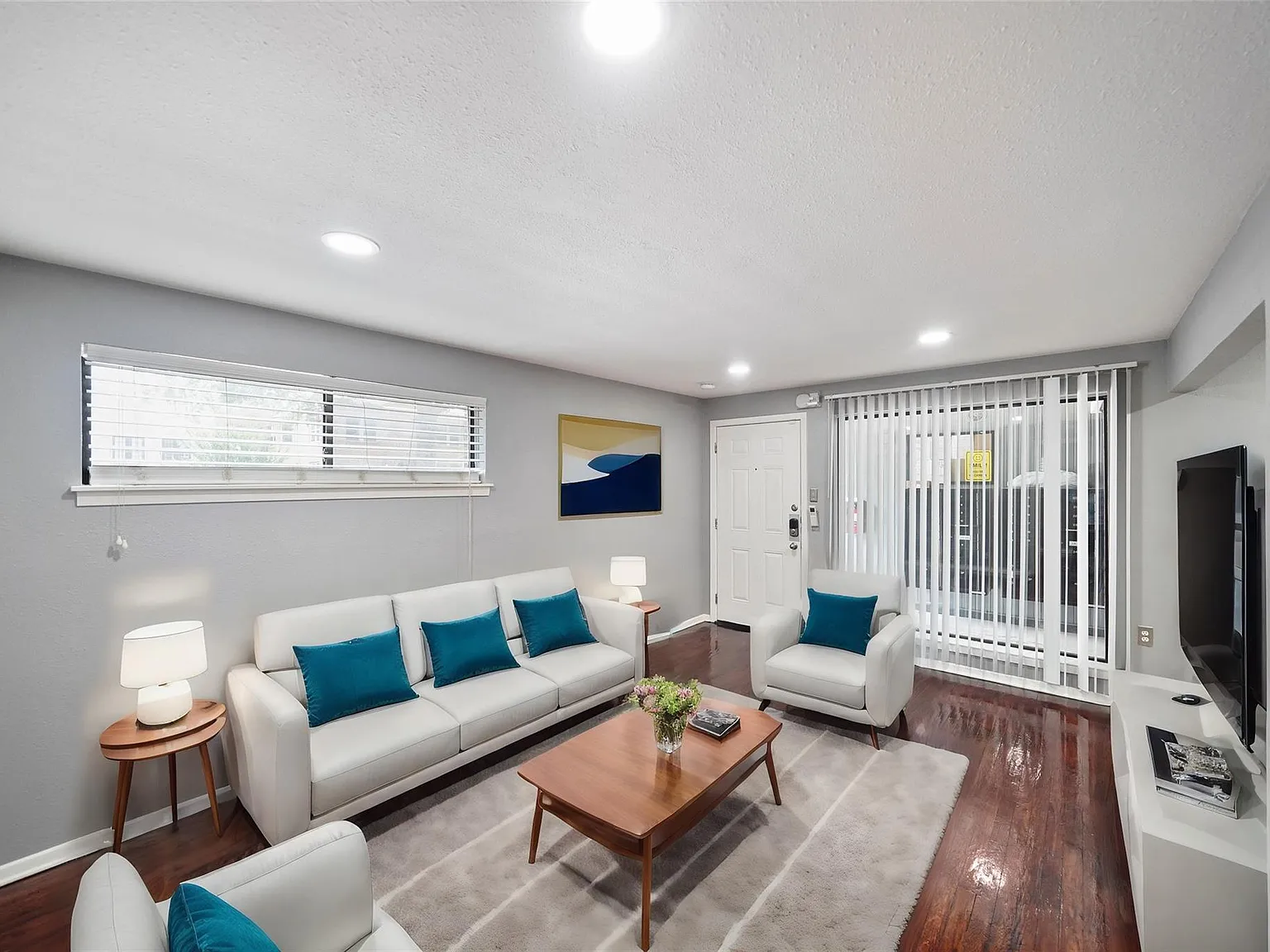 1 bed, 1.0 bath, 650 sqft, $1,125 — Photo 2