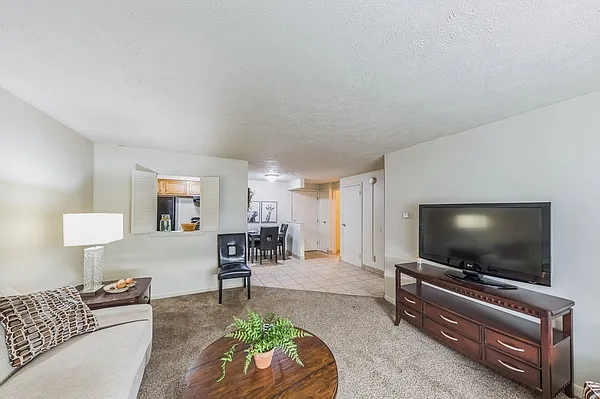 Chamberlain I & II Apartments — Photo 35