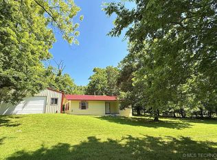 20596 E Whipperwill Rd, Tahlequah, OK 74464