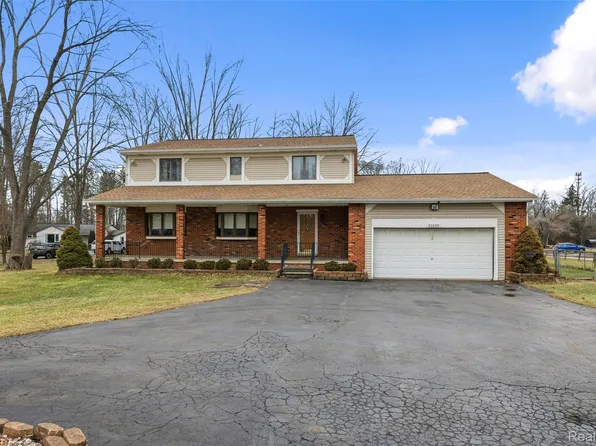 21650 Telegraph Rd, Brownstown, MI 48174