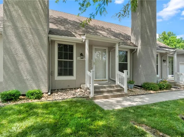 10777 Oakmont St, Overland Park, KS 66210