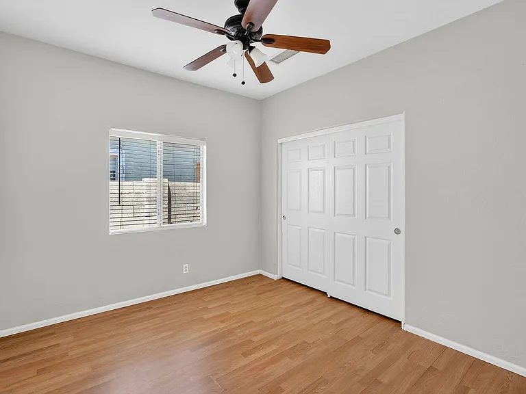 697 W Oak Tree Ln — Photo 22