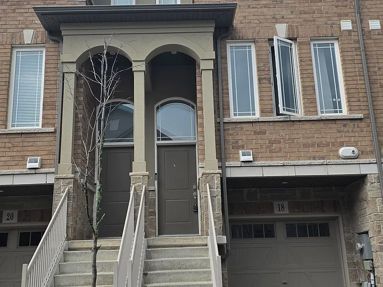 18 Aqua Ln — Photo 2