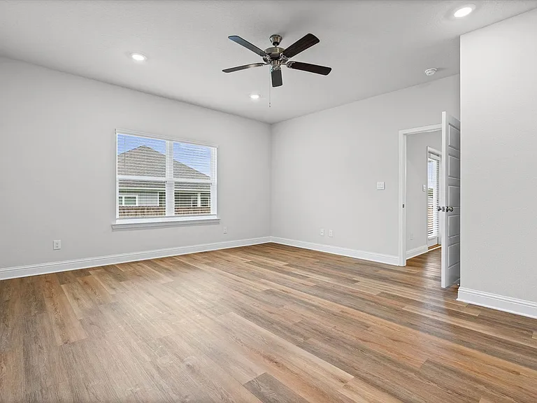 7307 Hawkins Mnr — Photo 9
