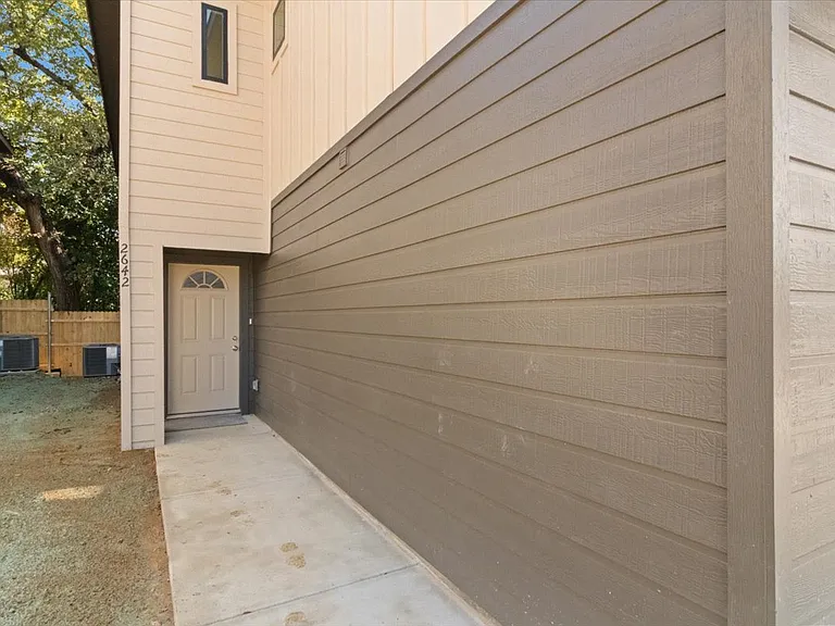 2644 Hutchinson St #2644 — Photo 8