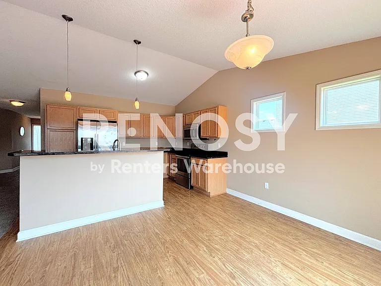 8228 Dakota Dr — Photo 3
