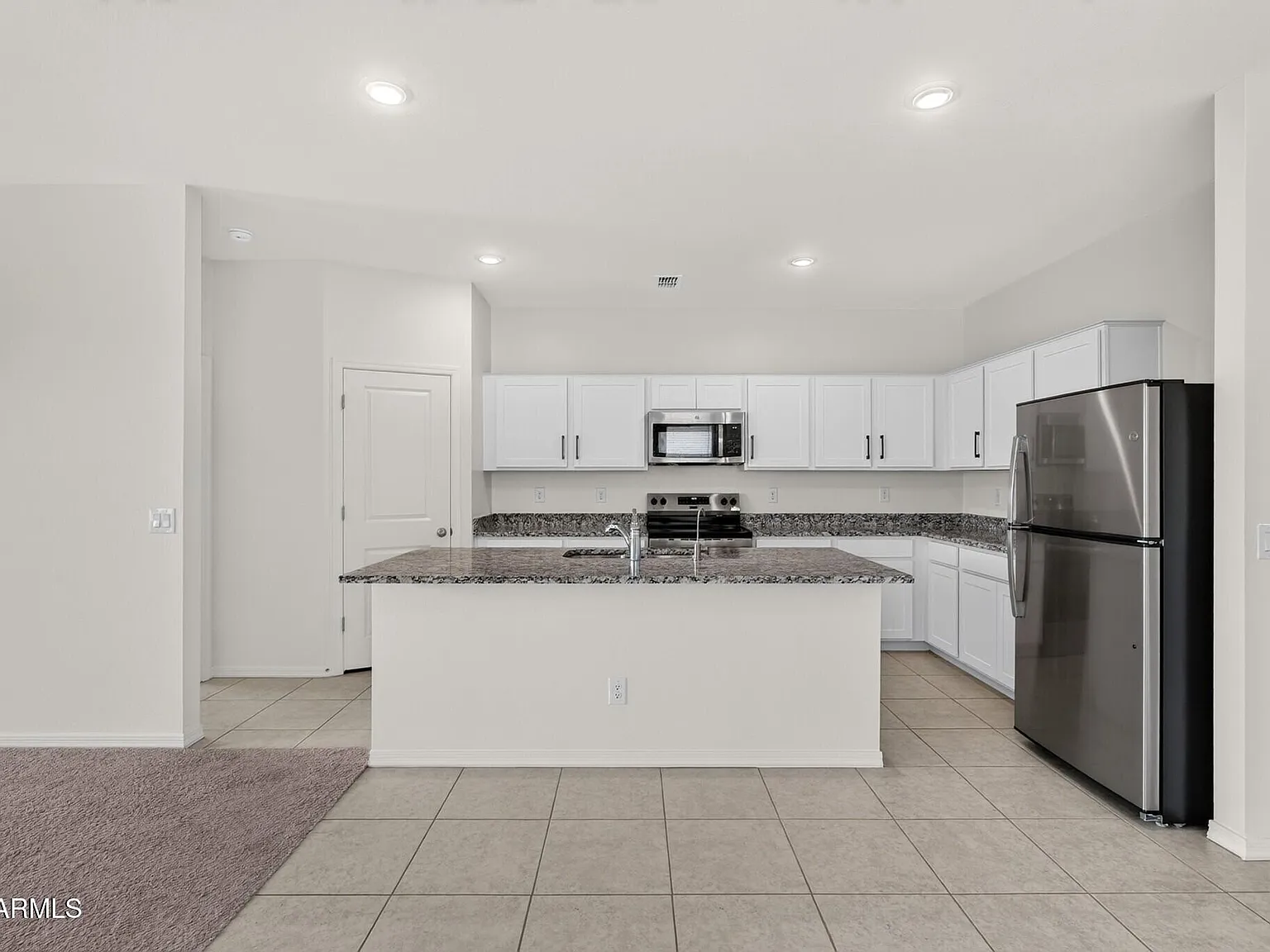 4 bed, 3.0 bath, 1914 sqft, $2,195 — Photo 3