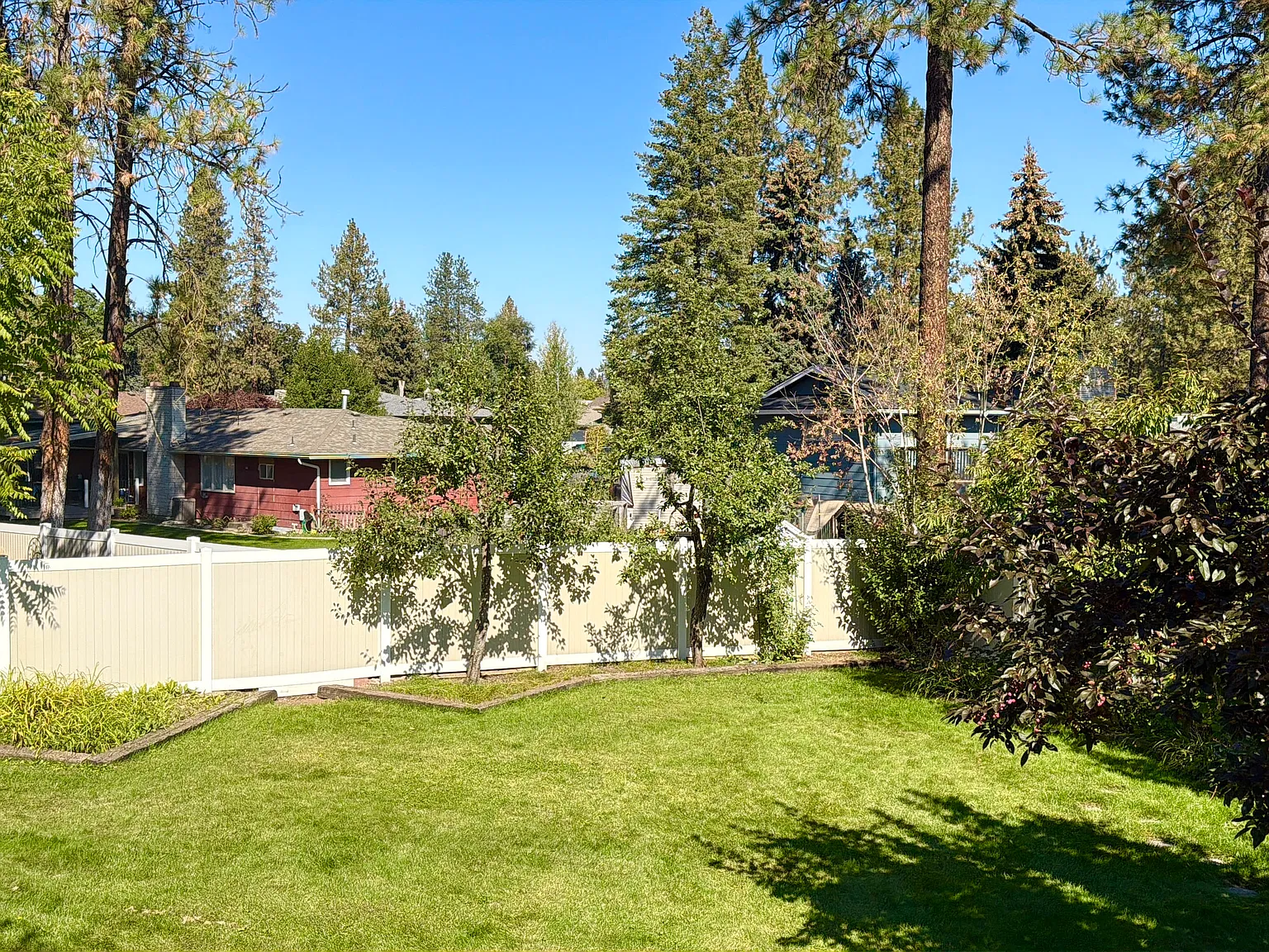 4 bed, 1979 sqft, $3,400 — Photo 2